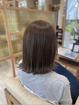 アドラーブル 万代店 (adorable) 20代30代★大人かわいい☆外ハネ×ナチュラルひし形ボブ