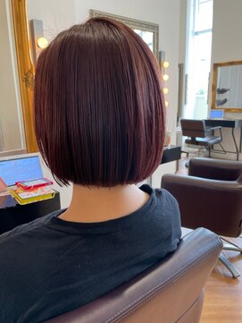 コワファーストナガサキシャンプーボーイ(COIFF1RST NAGASAKI SHAMPOO BOY) ショートボブ×ピンクブラウン