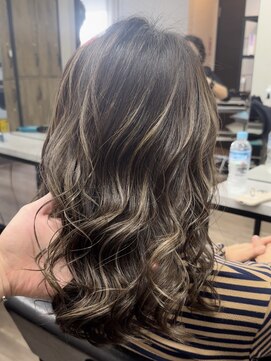 ヴィフ 大船(VIF) ハイライト復活カラー/白髪ぼかし/白髪染め/大船駅/グレージュ