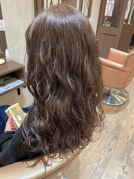 ルチカ(Luccica) 【Luccica】ソバージュ風 × ペールベージュ