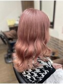 ピンクベージュ