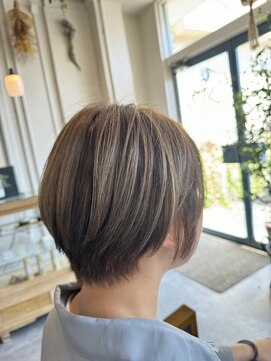 タオ(tao) ショート×細かいハイライト