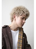 金髪ベリーショートハイトーンカラースパイキーショート