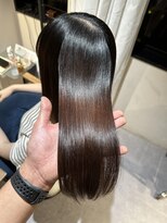 リラエ(Lyrae) 縮毛矯正/髪質改善/美髪カラー/トリートメント【大阪/西梅田】