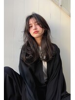 ブロッシー(blossy.)&nbsp;小顔レイヤーカット癖毛風カール美髪透明感カラー暗髪カラー