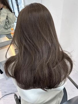 ロング　ケアブリーチ　ミルクティーベージュ　顔まわり　10代