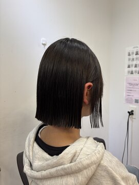 ジエクト ヴィシア(The Ect VIXIA) ヘイリーボブ 切りっぱなし 縮毛矯正 大人ボブ ストレート