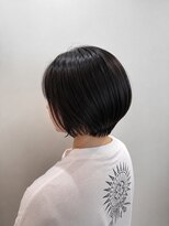 ロッカ(ROCCA) 癖毛を活かす丸みショートボブ
