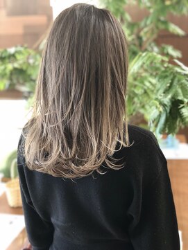 キアラ(Kchiara) 都会的グラデーション/ホワイトグレイ/kchiara川野直人