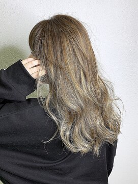 イリス バイ アルティナ 武蔵小杉店(Iris by artina) シャンパンゴールド×ハイライトカラー 【Iris武蔵小杉】