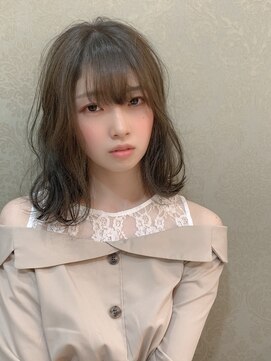 ティエラプラス(Tierra+) 大人かわいい ふんわり無造作カールヌーディーミディ