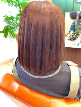 ラフィン(LAFIN)の写真/何度も染めるグレイカラーだからこそ、一人ひとりに合わせたこだわりの薬剤で艶髪が叶う―。
