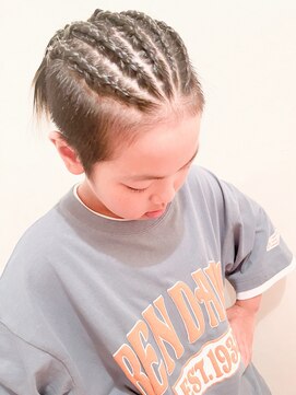 ブルーフェアリー(Blue Fairy) 【BLUEFAIRY】キッズダンス★コーンロウ★ツーブロ