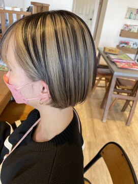 サラ(sarah) ミニボブ/ホワイトベージュ