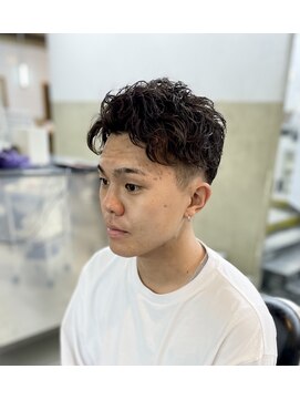 メリケンバーバーショップ トーキョー(MERICAN BARBERSHOP TYO) BURG 【アップバング/ツイストカール/マッシュパーマ】