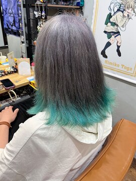 ヲタクに美容室は難しい。 アッシュグレー×エンドカラー　緑