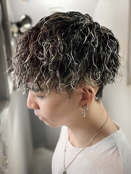 グロウヘアワークス トウキョウ(grow hair works tokyo)の写真/【平日21時半迄営業】トレンド×高い技術で満足度◎カラーやパーマとmixさせたオシャレmen'sヘアならココ