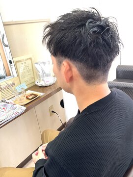 コアフィールフィス(COIFFURE fils) 【見附　今町】黒髪ショート　刈り上げ　王道ショート