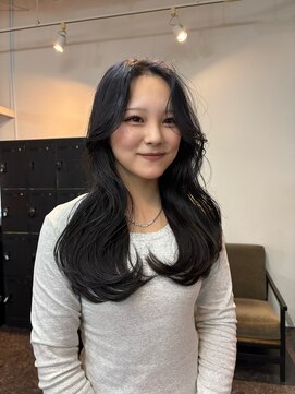 ヴィオラカラー(VIOLLA COLOR) 暗髪ロング×フェイスレイヤー/小倉