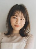 外ハネボブ　くびれヘア　切りっぱなし　小顔　オリーブグレー
