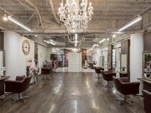 ネオヘアー 谷町九丁目店(Neo hair)の雰囲気（シックで広々としたオシャレ空間で♪）