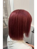 レリンク 横浜西口(LeLink) 鮮やかさ際立つチェリーレッド