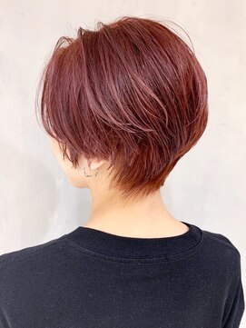 アイティー バイ アルバム 中野店(IT by ALBUM) 前下がりショート_スリークボブ厚めバングローライト_ba285003