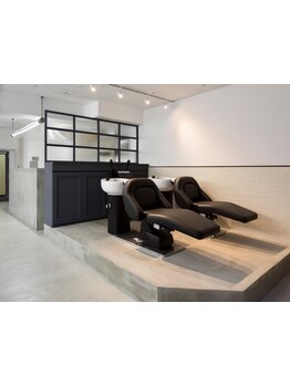 話題のRolland使用☆紫外線や乾燥などで傷んだ髪を徹底ケア！極上の癒しで贅沢な時間を…。