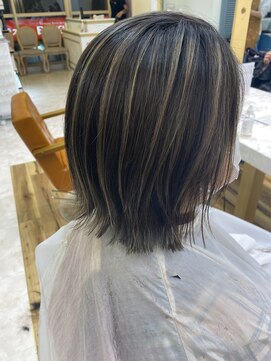 アプリバイリアン 浦和2号店(appri by Rien) コントラストハイライト/切りっぱなしボブ