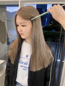 シイ(SIE) オリーブグレージュ