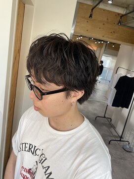 クオル 立川(QOL) 大人男子刈り上げないショートマッシュ 無造作 ピンパーマ