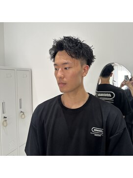 ジーナ 博多筑紫口(Zina) メンズショート×ツイストパーマ!【福田 れん】