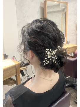 アフィナー(Afinar) ふわふわシニヨン