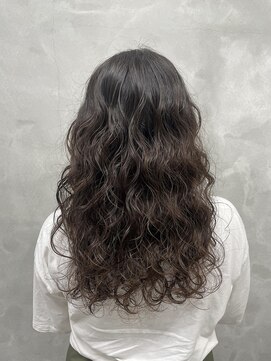 ウクラ バイ レシッド 池袋(uchla by rcid) 外国人風パーマ強めウェーブパーマなみなみウェーブロングパーマ