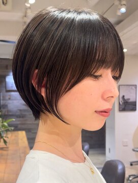 アイドットプラスフェリシア 表参道(i.+FERiCIA.) 20代.30代美髪イメチェン似合わせカットフルバング斜めバング