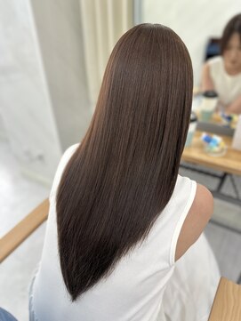 エミン(emyn) 髪が変わる【美髪革命】艶髪/髪質改善/縮毛矯正/代々木