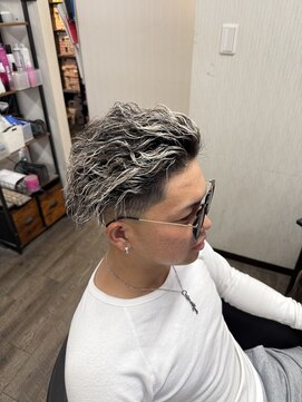 ヘアーグランデシーク(Hair Grande Seeek) ホワイトメッシュツイスト