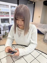 シクネ 新潟駅 万代(SHICUNE)&nbsp;【新潟駅前】ボブ　ハイトーン　ミルクティーベージュ