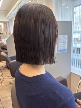 ジエクト ヴィシア(The Ect VIXIA) 縮毛矯正　地毛風ストレート　切りっぱなし　ヘイリーボブ