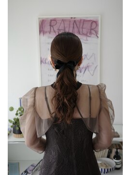 ニュイ(NUIT) 参列ヘアセットタイトローポニー