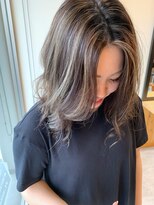 エモシオンヘアー(Emocio'n hair)&nbsp;ハイライトカラー、アッシュグレー