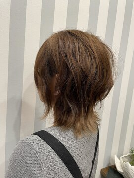 オミナヘアー(omina HAIR) とれかけパーマを活かした大人かわいいくびれミディアム