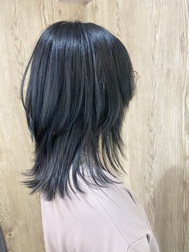 テーラ 南流山店(TELA) ミディアムウルフ＊ネイビーブラックカラー【TELAHAIR南流山】
