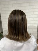 くすみベージュマロンベージュ前下がりボブフェザーショートヘア