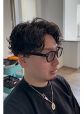ツーブロック王道ナチュラルパーマセンターパート