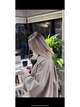 アポロ 横浜駅店(apollo) レイヤーボブハイライトブリーチレイヤーハイトーングレージュ