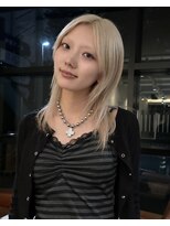 デコ(DECO) hush-cut white blond