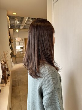 アンベイル(UNVEIL) 大人ブラウン×軽やかレイヤー ワンカールでまとまる上品ミディ