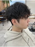 ツイストスパイラルパーマ ツーブロック 20代 刈り上げ 黒髪