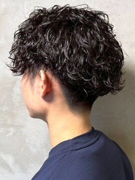 ディスイズバーバーサード(THIS IS BARBER 3rd) 刈り上げ マッシュ スパイラルパーマ ツーブロック 20代